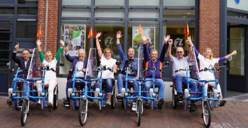 Vier nieuwe duofietsen voor Fietsmaatjes Alphen aan den Rijn!