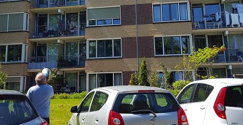 Joop organiseerde een Flat-Bingo in zijn buurt